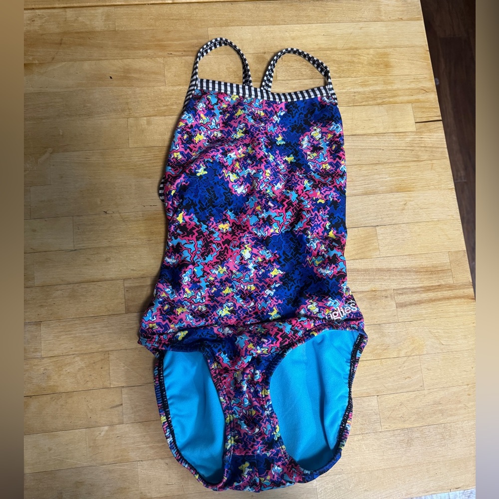 Dolphin girl’s swim suit size 30